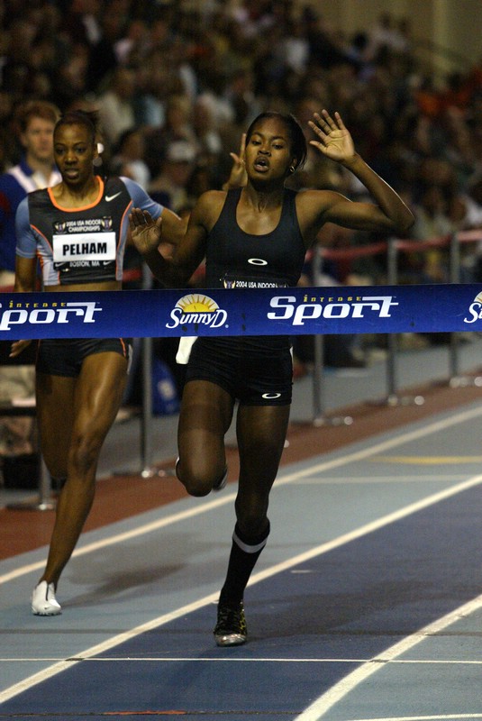Shalonda Solomon in Women's 200m Heat