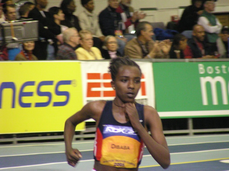 Tirunesh Dibaba on the way to the WR