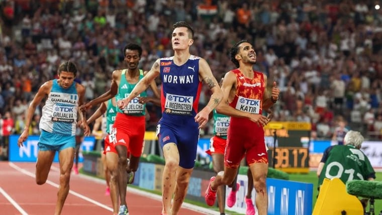 Athletics-America's Mu through to 800m final, keeping alive quest for gold