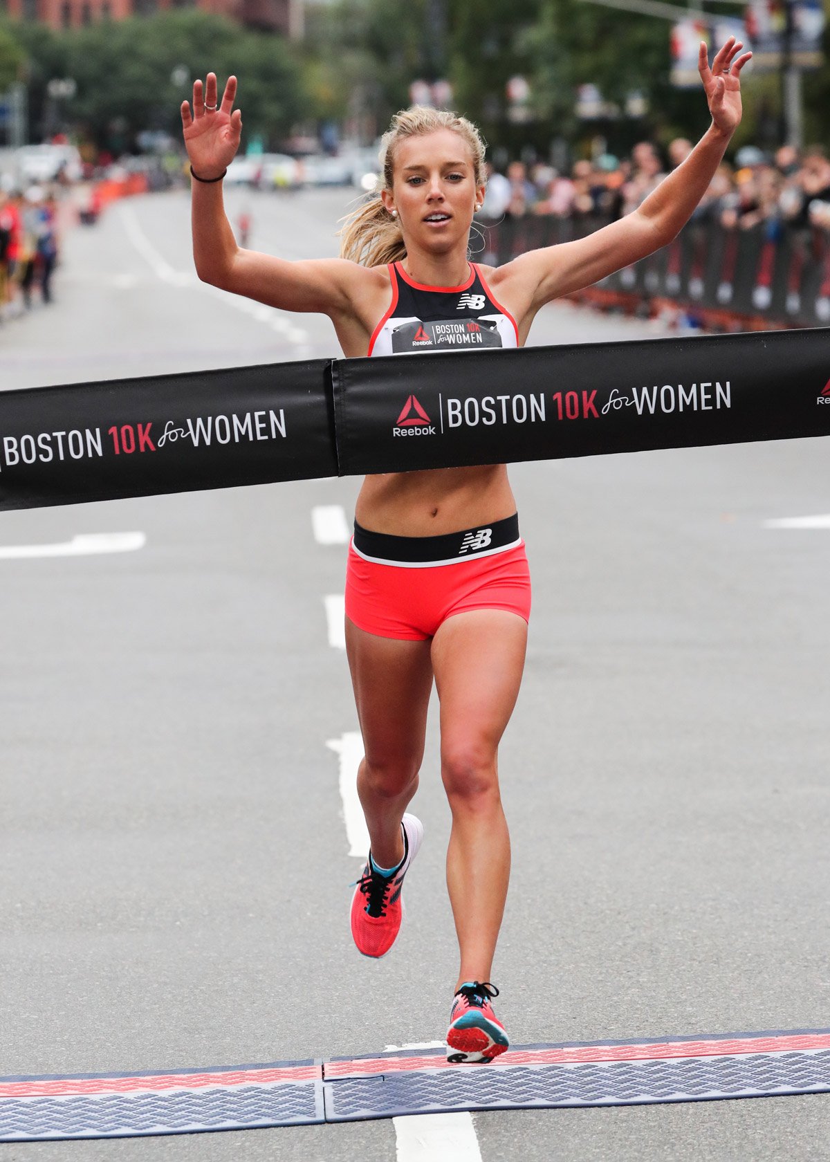 RRW: Emily Sisson Beats Out Buze Diriba To Win The Reebok Boston 10k ...