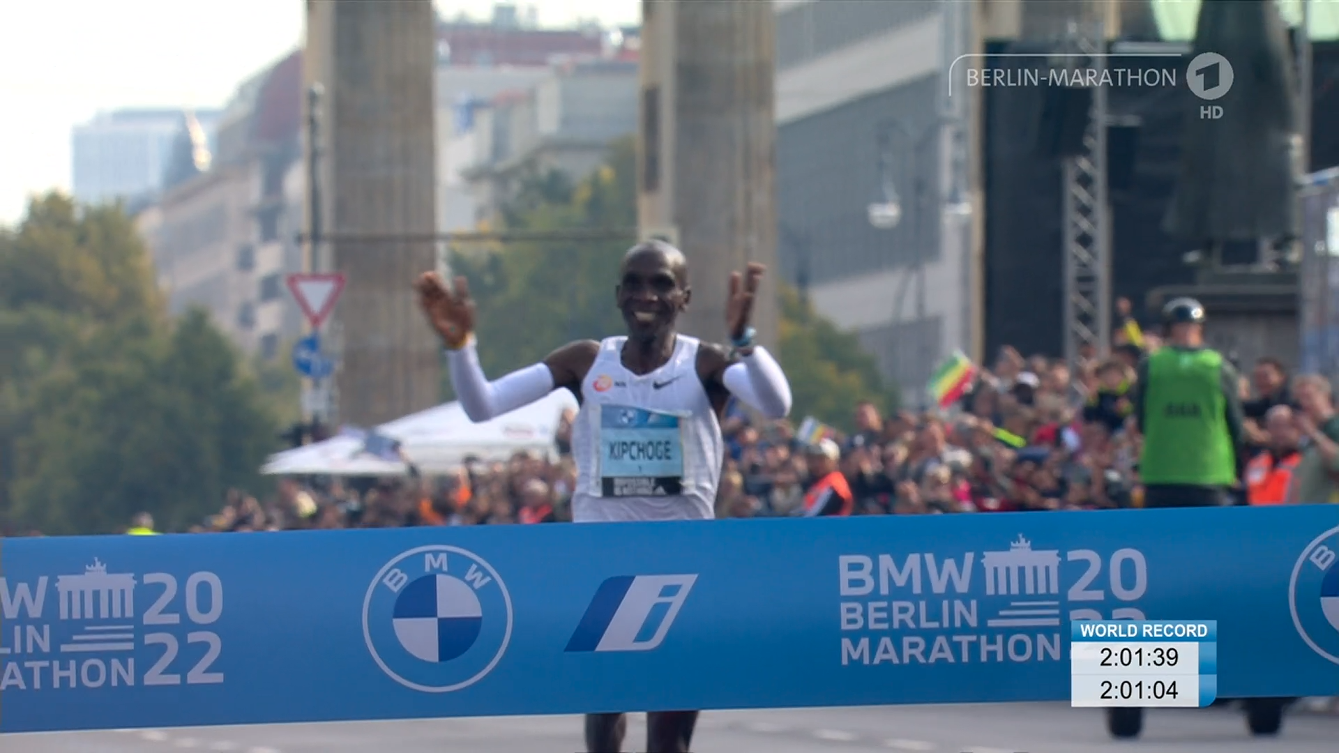 Eliud Kipchoge (2:01:09) Smashes World Record; Assefa (2:15:37) Stuns World at 2022 Berlin Marathon - LetsRun.com