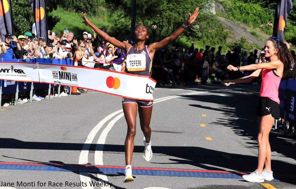 : Senbere Teferi of Ethiopia wins her third consecutive Mastercard Mini 10-K in 30:47; the tapeholder is 2024 USA Olympic Trials Women's Marathon champion Fiona O'Keeffe (Photo by Jane Monti for Race Results Weekly)